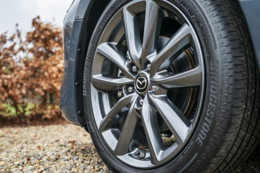 Колеса Mazda3 Skyactiv-G GT Sport Hatchback 2019 года  (UK) (фото 53 из 83)